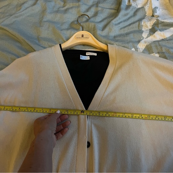 Brunello Cucinelli
Cashmere Cardigan -
Large - Picture 11 of 11